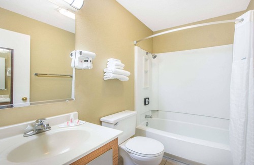 Miner Hotel | Super 8 by Wyndham Sikeston/Miner Area