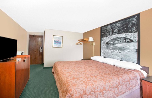 Sioux City Hotel | Super 8 by Wyndham Sioux City/Morningside Area