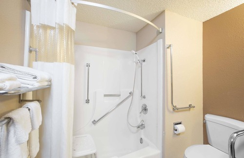 Sioux City Hotel | Super 8 by Wyndham Sioux City/Morningside Area