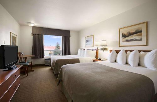 Slave Lake Hotel | Super 8 by Wyndham Slave Lake AB