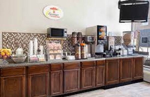 Slave Lake Hotel | Super 8 by Wyndham Slave Lake AB