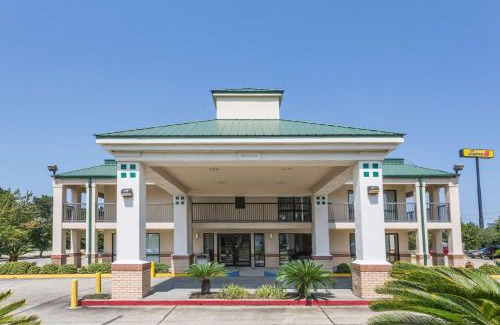 Slidell Hotel | Super 8 by Wyndham Slidell