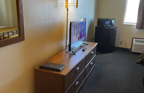 Smithville Hotel | Super 8 by Wyndham Smithville/Kansas City