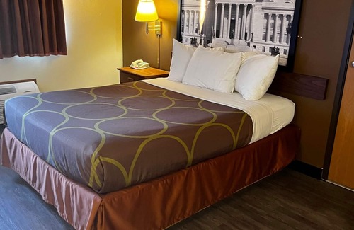 Smithville Hotel | Super 8 by Wyndham Smithville/Kansas City