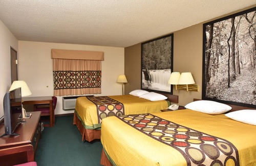 Turners Hotel | Super 8 by Wyndham Springfield/Battlefield