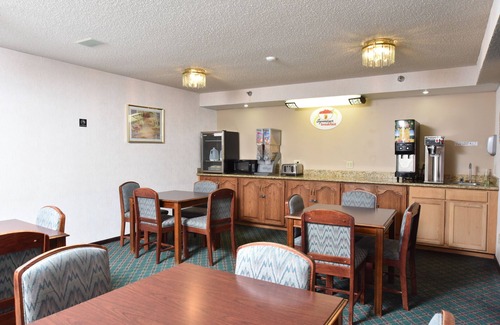 Turners Hotel | Super 8 by Wyndham Springfield/Battlefield