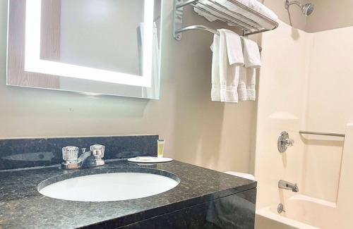 St. Clair Hotel | Super 8 by Wyndham St. Clair MO