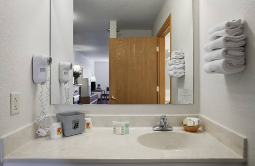 Saint James Hotel | Super 8 by Wyndham St. James