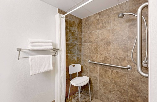 Saint James Hotel | Super 8 by Wyndham St. James