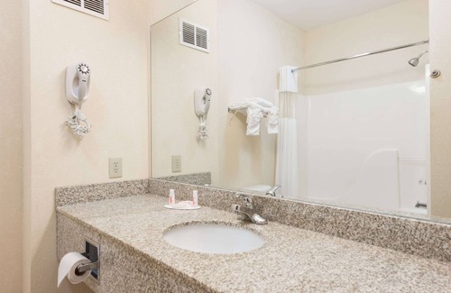 St. Robert Hotel | Super 8 by Wyndham St Robert Ft Leonard Wood Area