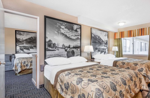 Stettler Hotel | Super 8 by Wyndham Stettler