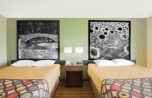 Story City Hotel | Super 8 by Wyndham Story City