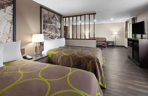 Summersville Hotel | Super 8 by Wyndham Summersville/New River National Park