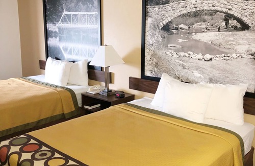 Three Rivers Hotel | Super 8 by Wyndham Three Rivers