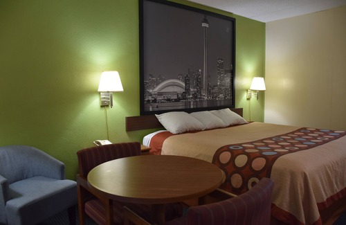 Tifton Hotel | Super 8 by Wyndham Tifton