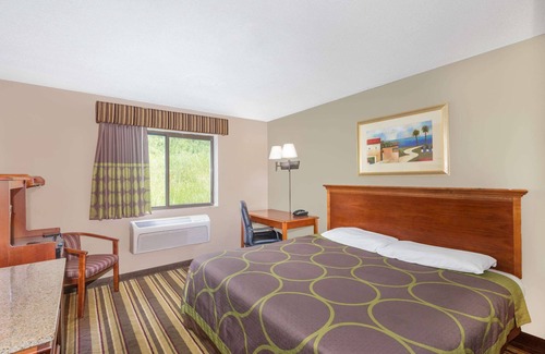 Tilton Hotel | Super 8 by Wyndham Tilton/Lake Winnipesaukee