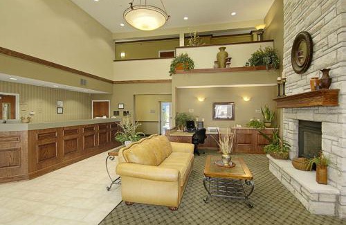 Pauline Hotel | Super 8 by Wyndham Topeka at Forbes Landing