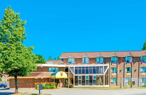 Scarborough Hotel | Super 8 by Wyndham Toronto East ON