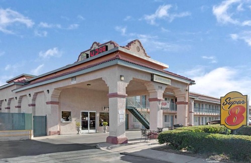 Downtown Tucson Hotel | Super 8 by Wyndham Tucson Downtown Convention Center