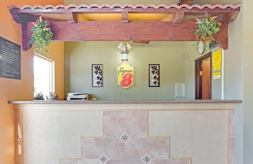 Downtown Tucson Hotel | Super 8 by Wyndham Tucson Downtown Convention Center