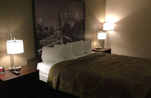 South Holland Hotel | Super 8 by Wyndham South Holland