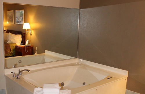 Valparaiso Hotel | Super 8 by Wyndham Valparaiso