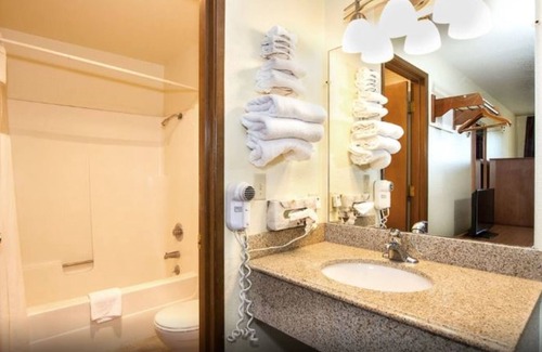 Vancouver Hotel | Super 8 by Wyndham Vancouver East