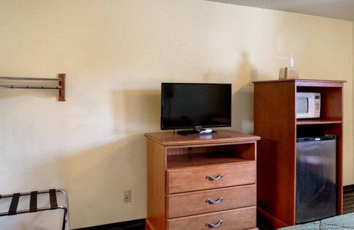 Vancouver Hotel | Super 8 by Wyndham Vancouver East