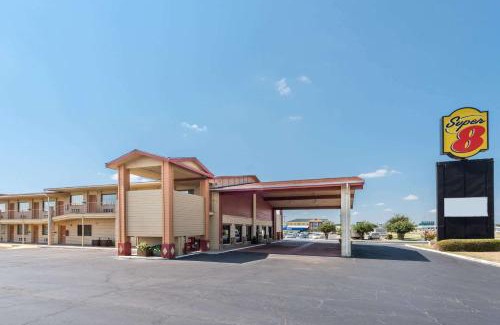Woodway Hotel | Super 8 by Wyndham Waco/Mall area TX
