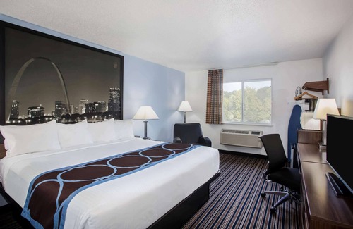 Washington Hotel | Super 8 by Wyndham Washington