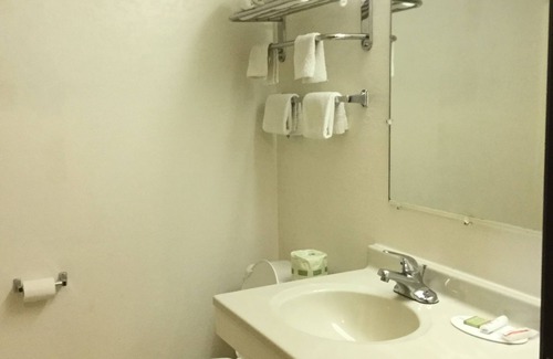 Wayne Hotel | Super 8 by Wyndham Wayne