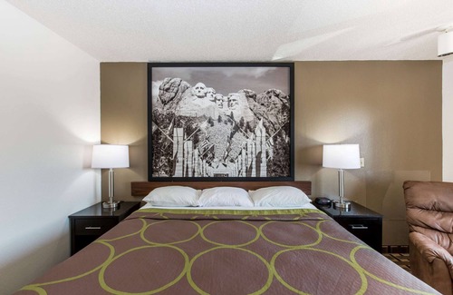 Wayne Hotel | Super 8 by Wyndham Wayne