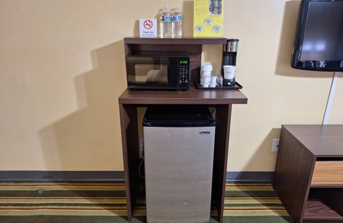 Weslaco Hotel | Super 8 by Wyndham Weslaco