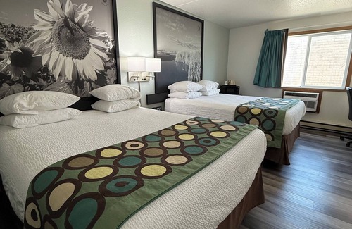 West Fargo Hotel | Super 8 by Wyndham West Fargo Main Ave ND