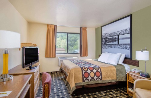 Wheeling Hotel | Super 8 by Wyndham Wheeling WV