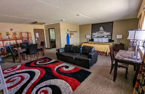 Greenwich Hotel | Super 8 by Wyndham Wichita North