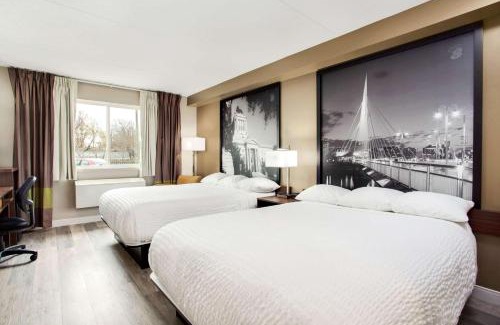 Winnipeg Hotel | Super 8 by Wyndham Winnipeg West
