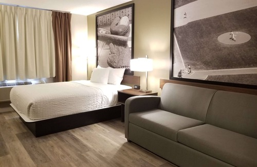 Winnipeg Hotel | Super 8 by Wyndham Winnipeg West