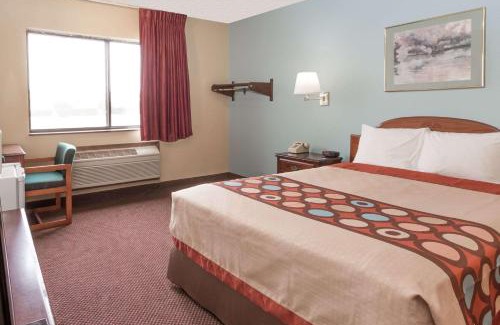 Woodstock Hotel | Super 8 by Wyndham Woodstock