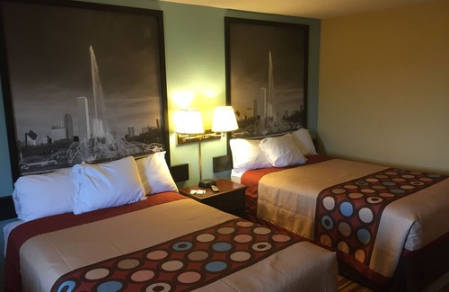 Woodstock Hotel | Super 8 by Wyndham Woodstock