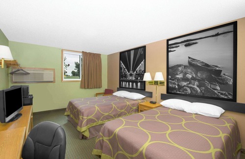 Worthington Hotel | Super 8 by Wyndham Worthington Minnesota