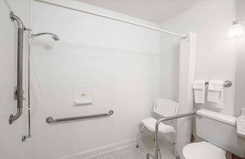 Worthington Hotel | Super 8 by Wyndham Worthington Minnesota