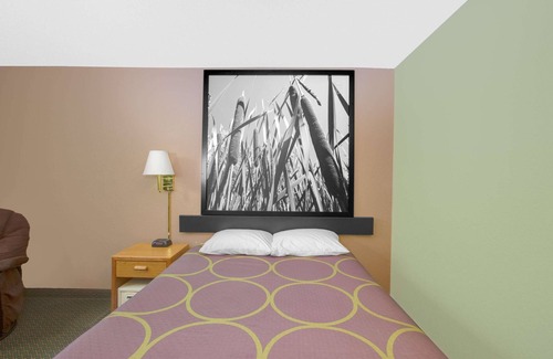 Worthington Hotel | Super 8 by Wyndham Worthington Minnesota
