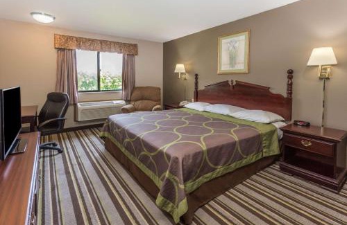 Yorkville Hotel | Super 8 by Wyndham Yorkville