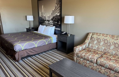 Yorkville Hotel | Super 8 by Wyndham Yorkville