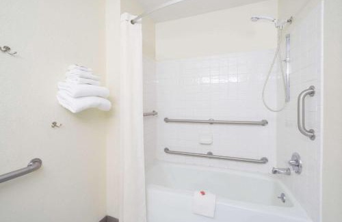 Zanesville Hotel | Super 8 by Wyndham Zanesville