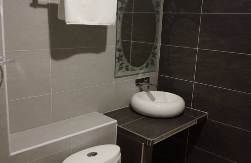 Bayan Lepas Hotel | Super 8 Hotel @ Bayan Baru