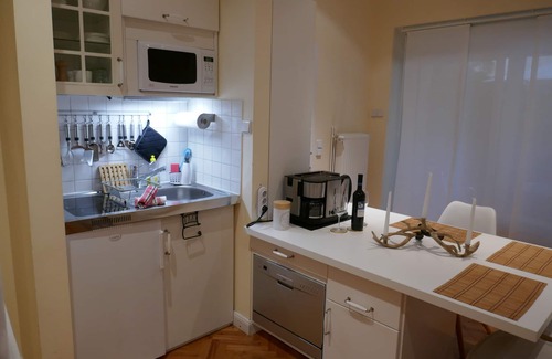 Moabit Apartment | Super * * * * * * Apartment at the main station with terrace, WiFi, washing machine.