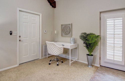 Cactus Acres House | Super Bowl Dates Currently Available !! 10 minutes from Phoenix Open & Barrett !