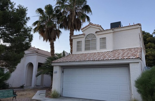 Paradise Valley House | Super Bowl Rental with possible free ticket to taste of NFL. Great and Safe area